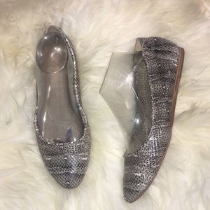 Vince Camuto flats